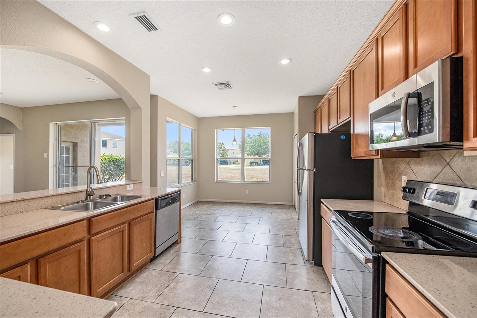 9635 BATON ROUGE LN