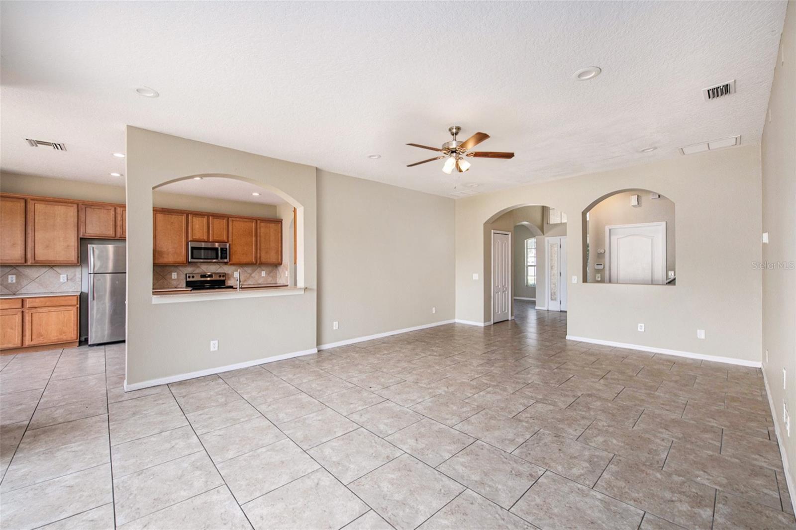 9635 BATON ROUGE LN