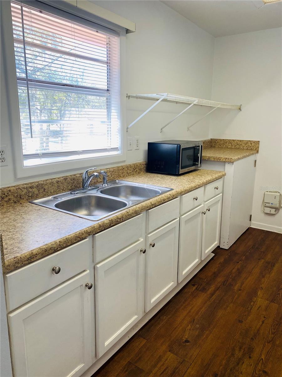 1334 LIVINGSTON RD