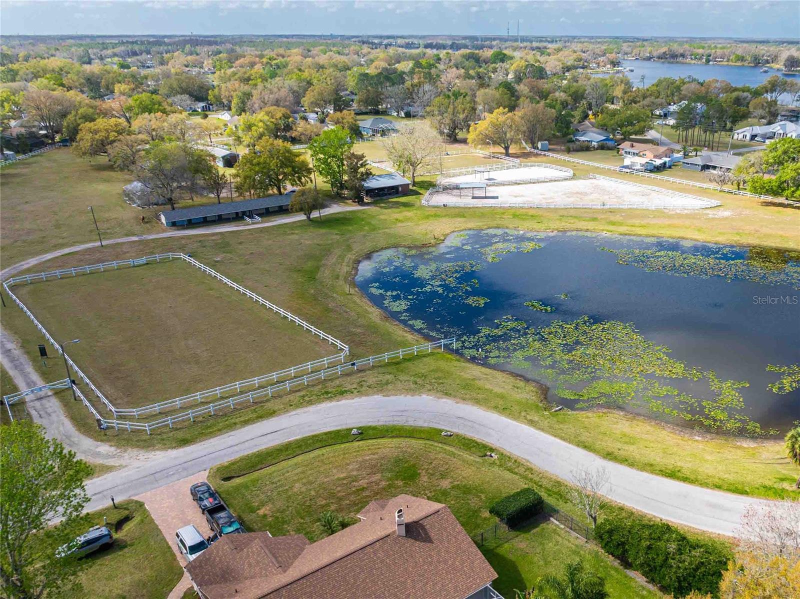 3745 LAKE BREEZE DR