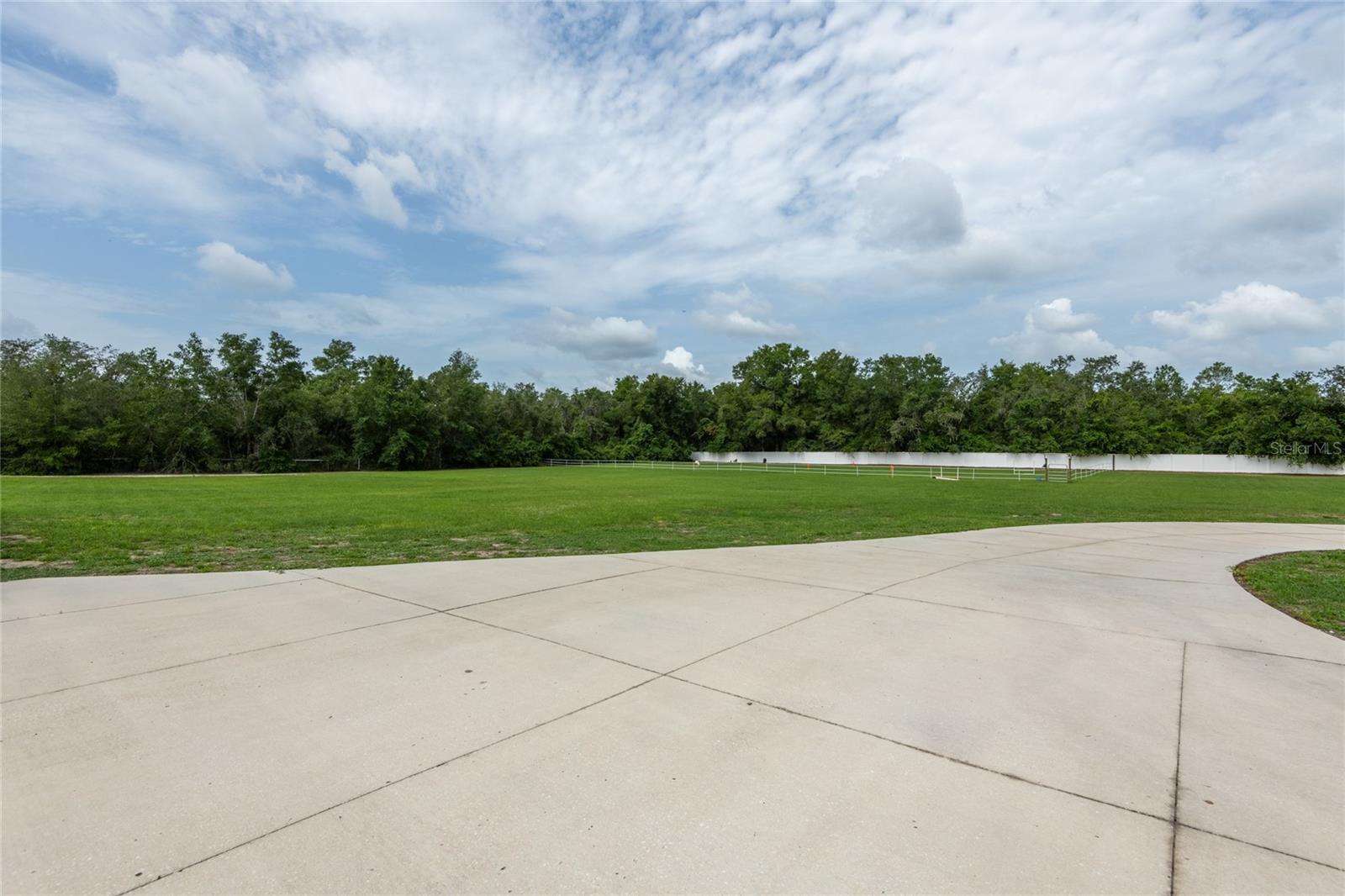 16142 BREAKWATER LN