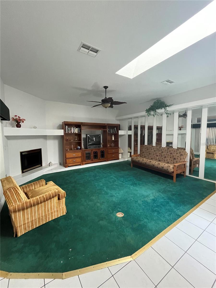 223 EASTPOINT CT