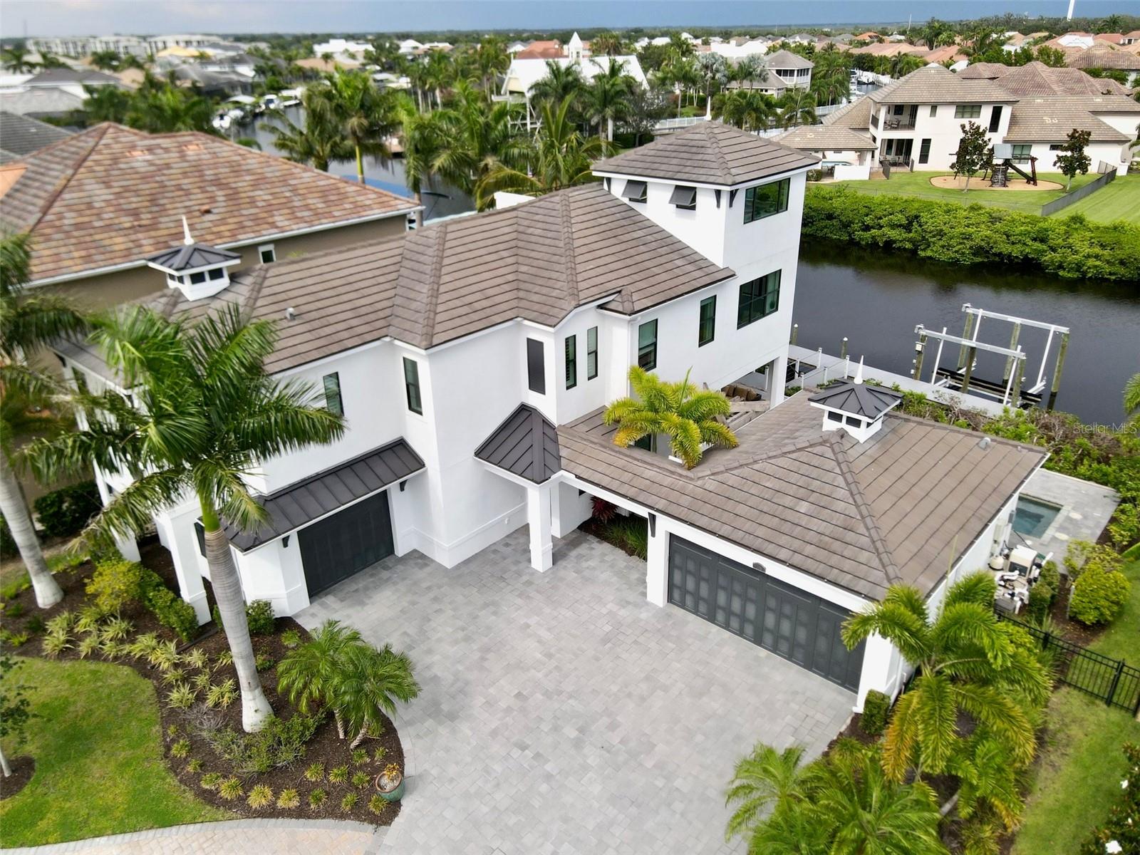 609 REGATTA WAY