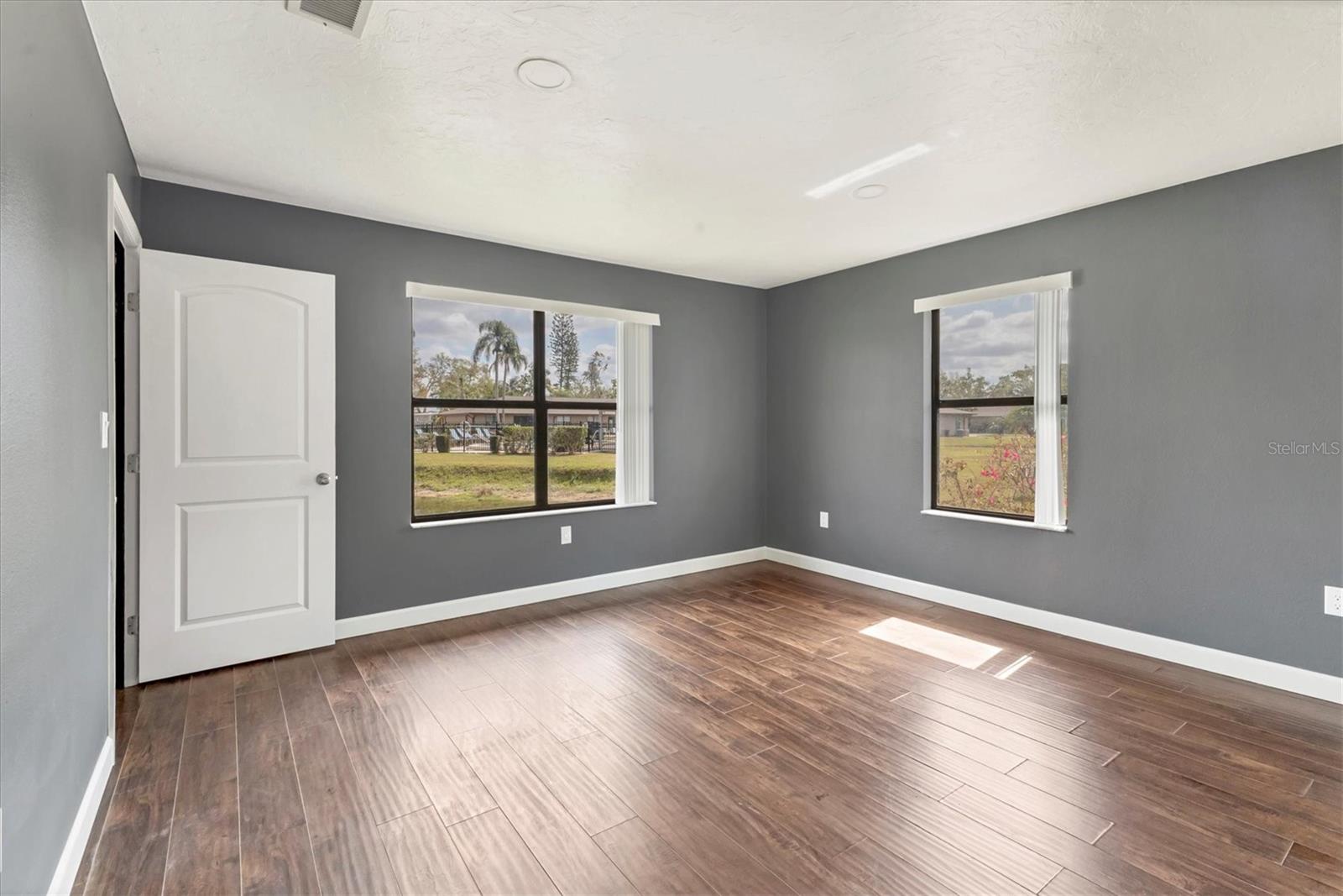 5312 11TH STREET CIR E