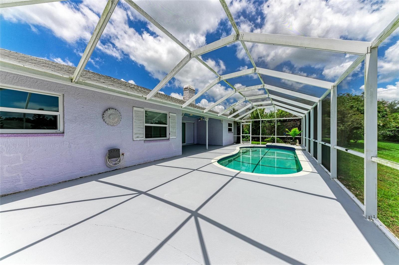 2403 ICECAPADE DR