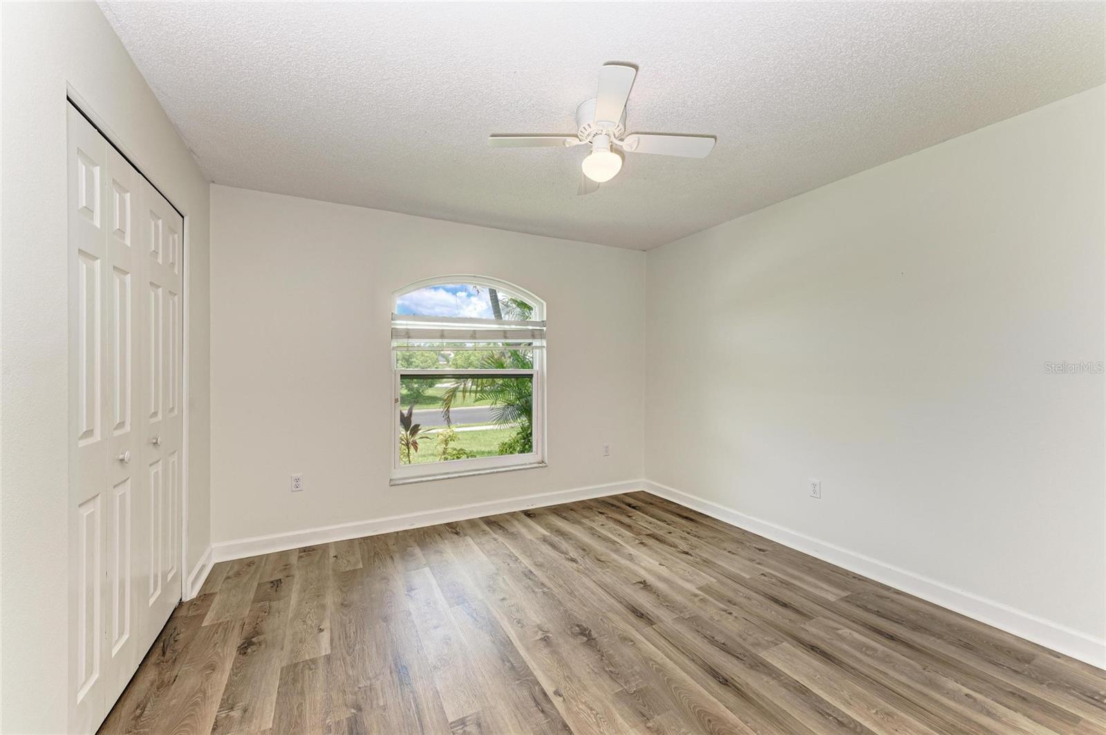 2403 ICECAPADE DR