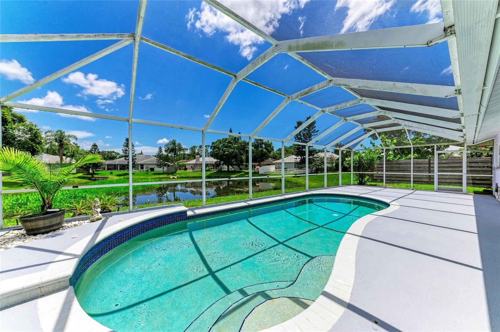 2403 ICECAPADE DR