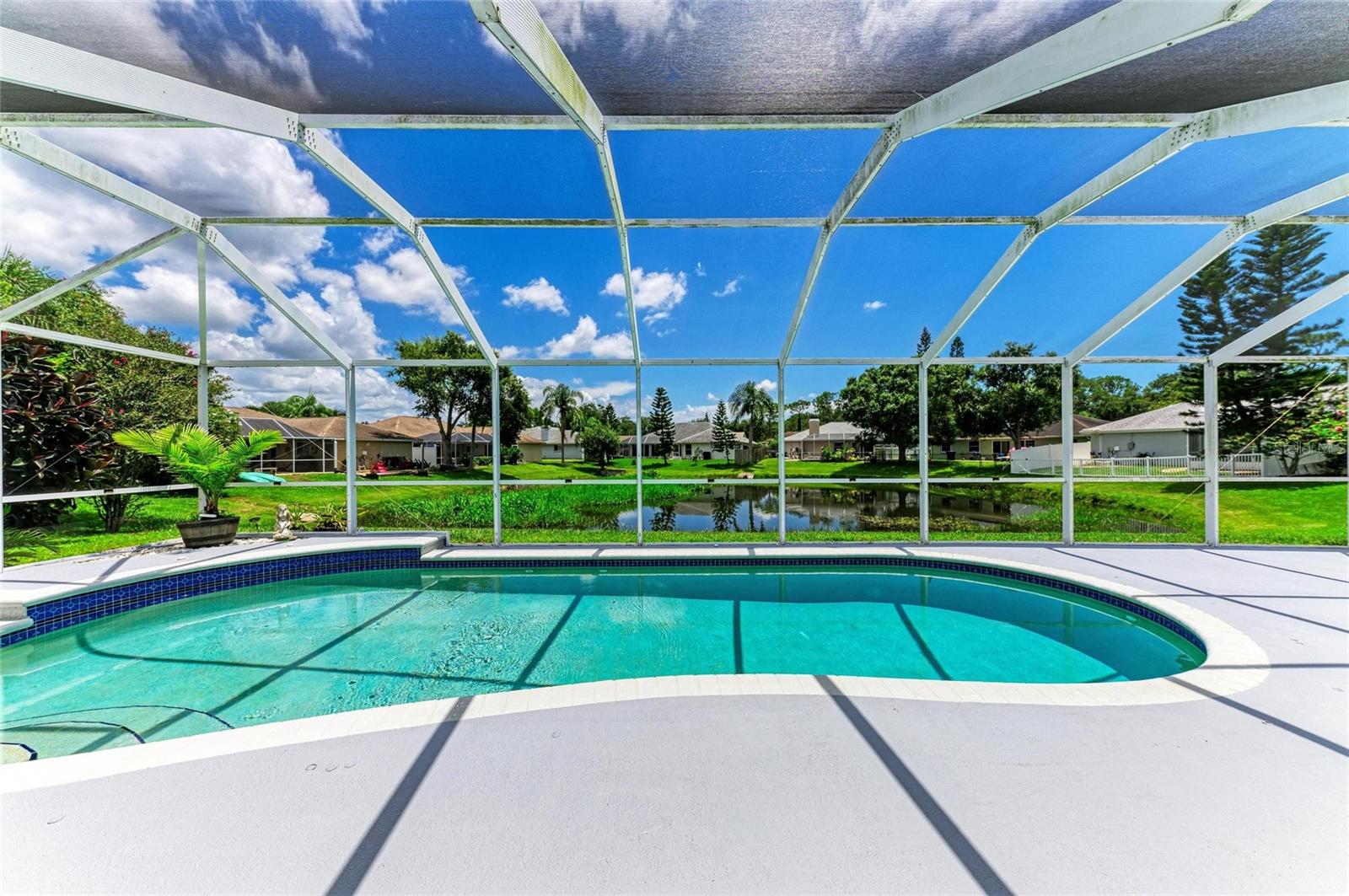 2403 ICECAPADE DR