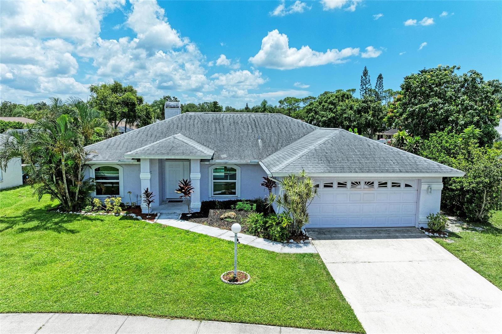 2403 ICECAPADE DR