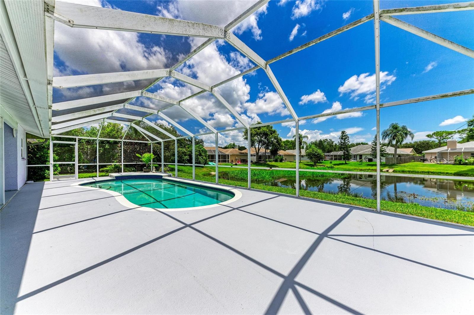 2403 ICECAPADE DR