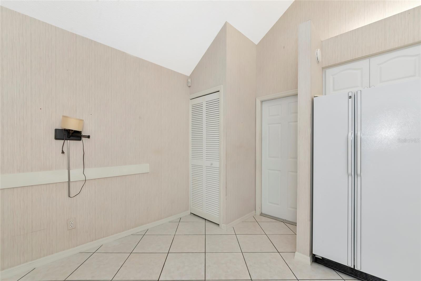 4647 WHIRLAWAY DR #A