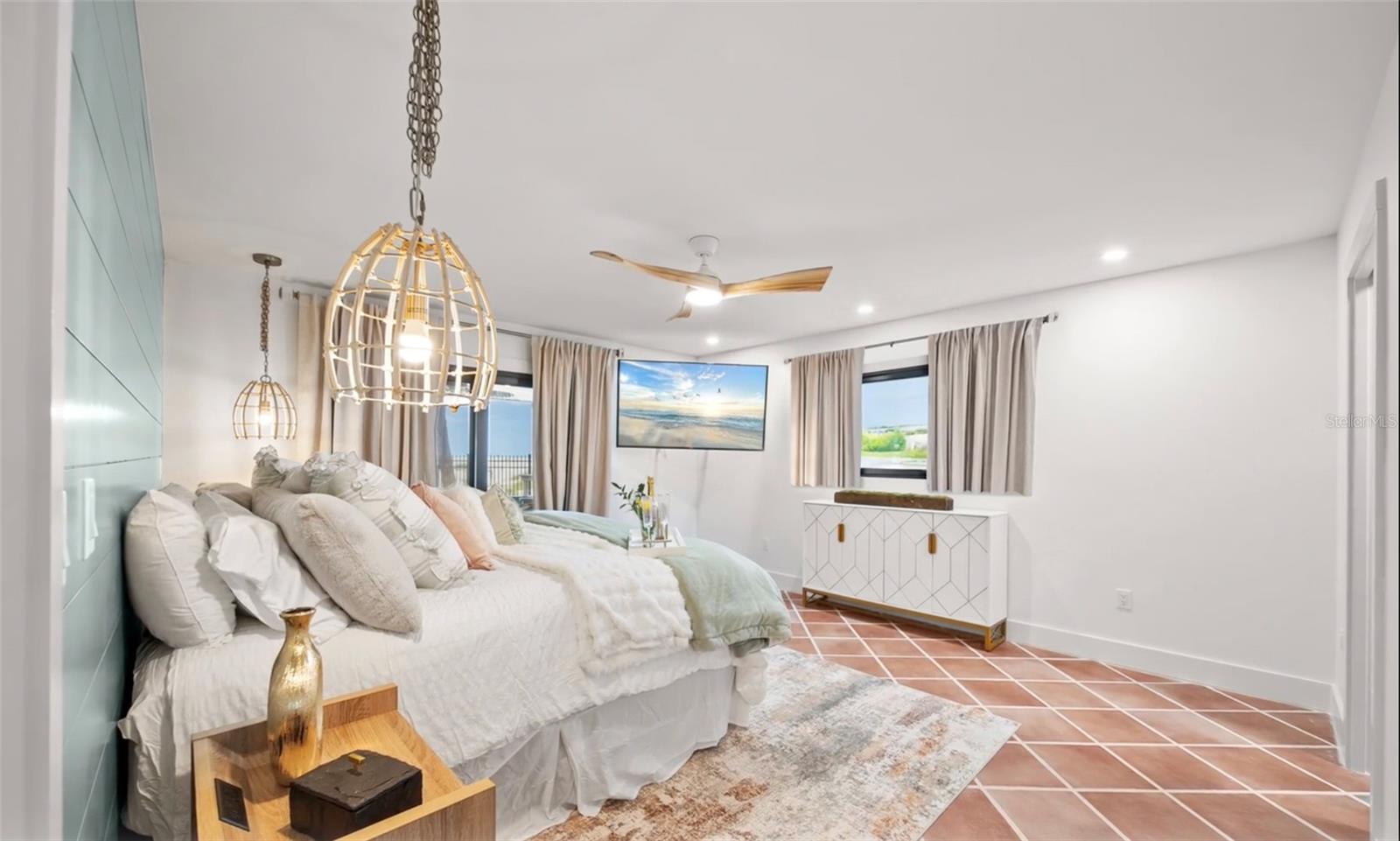 718 GOLDEN BEACH BLVD #1