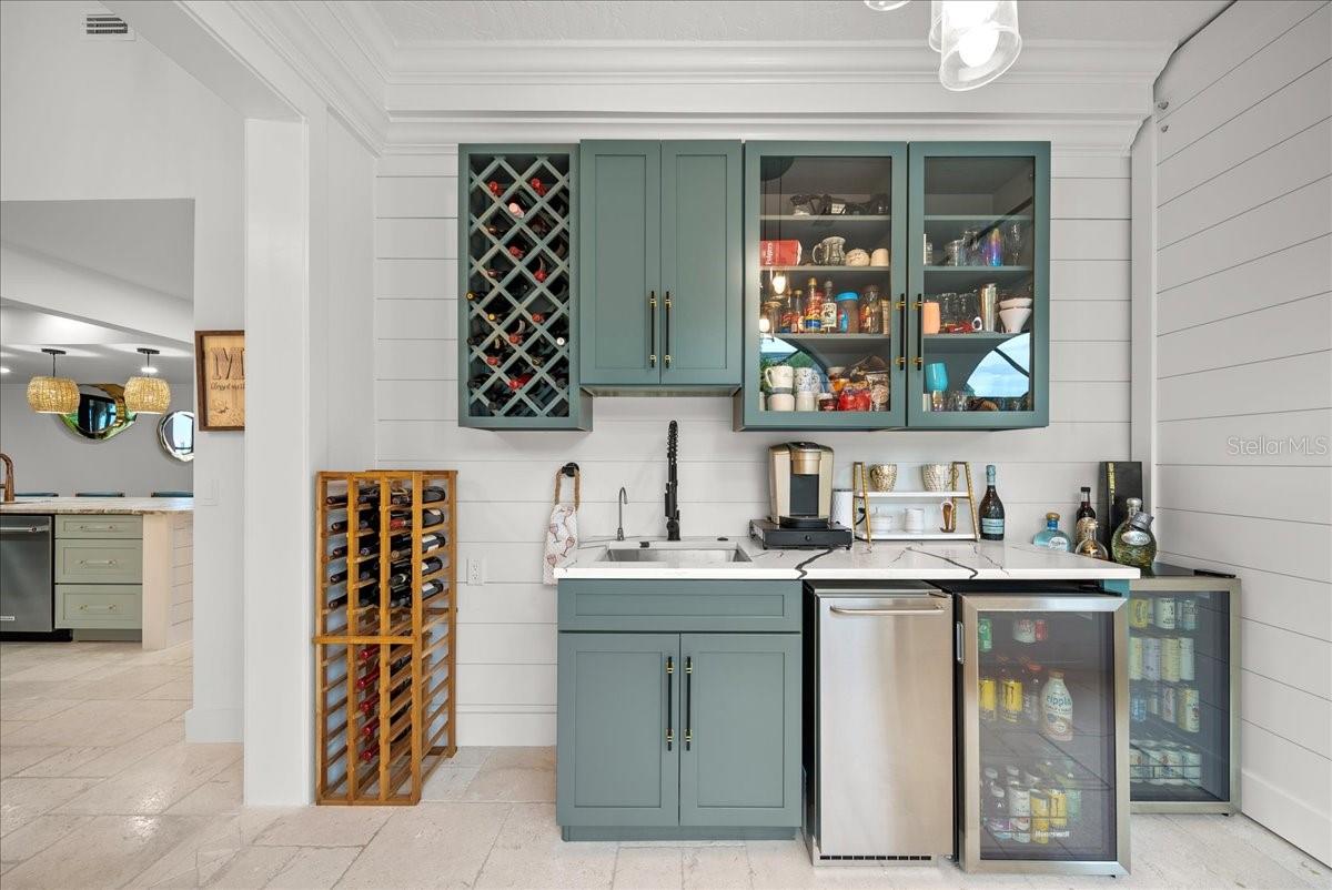 718 GOLDEN BEACH BLVD #1