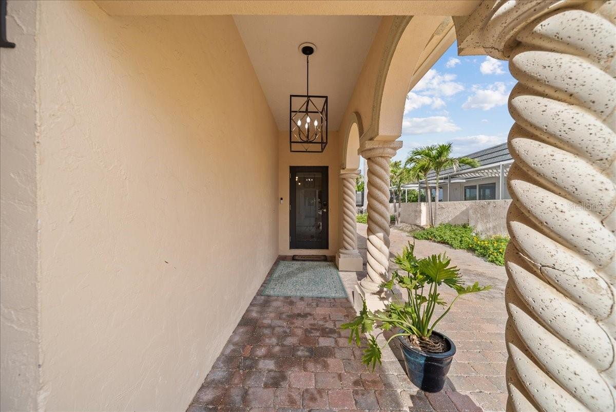 718 GOLDEN BEACH BLVD #1