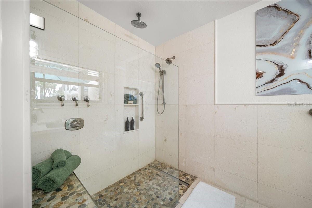 718 GOLDEN BEACH BLVD #1