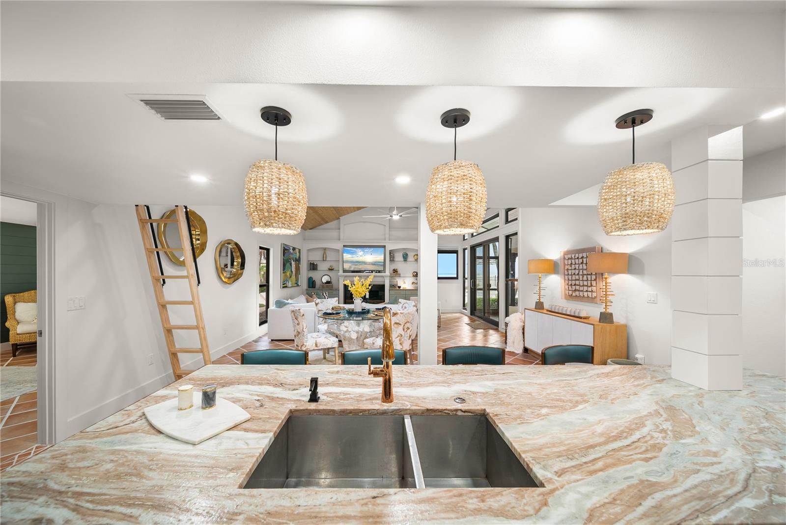 718 GOLDEN BEACH BLVD #1