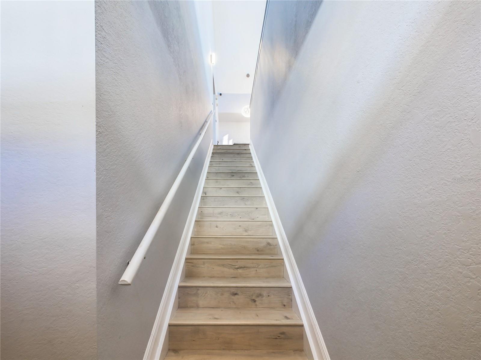 5521 ROSEHILL RD #203