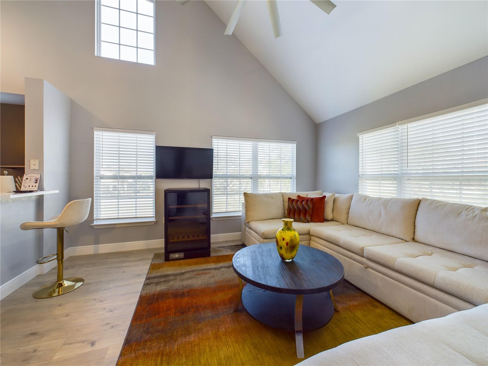 5521 ROSEHILL RD #203