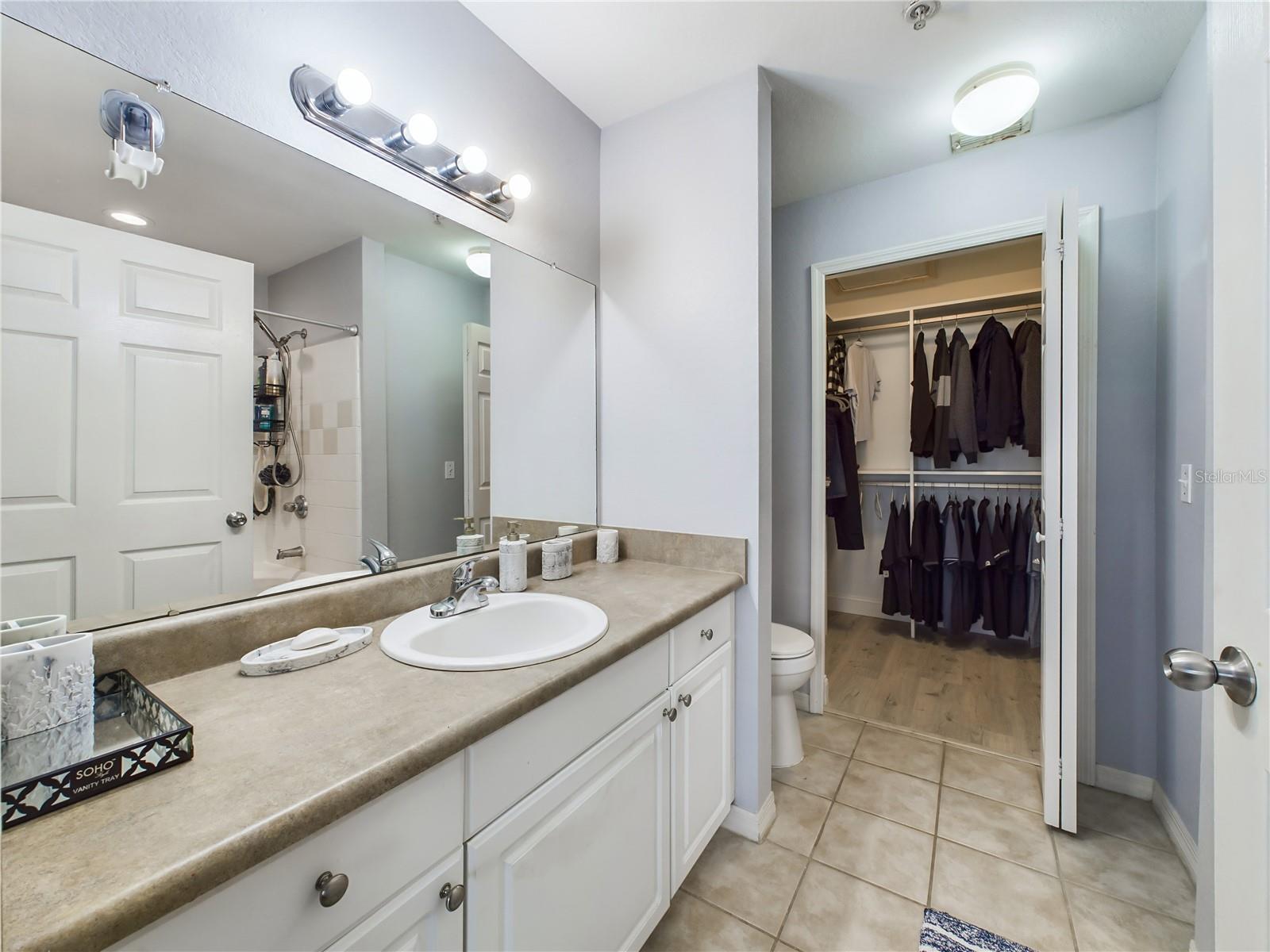 5521 ROSEHILL RD #203