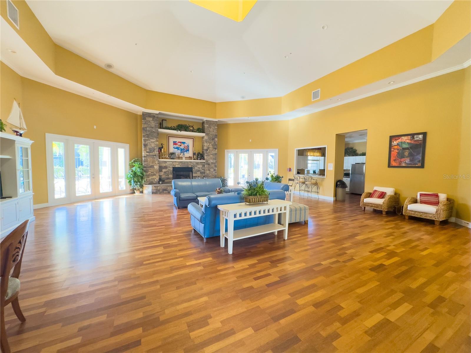 5521 ROSEHILL RD #203