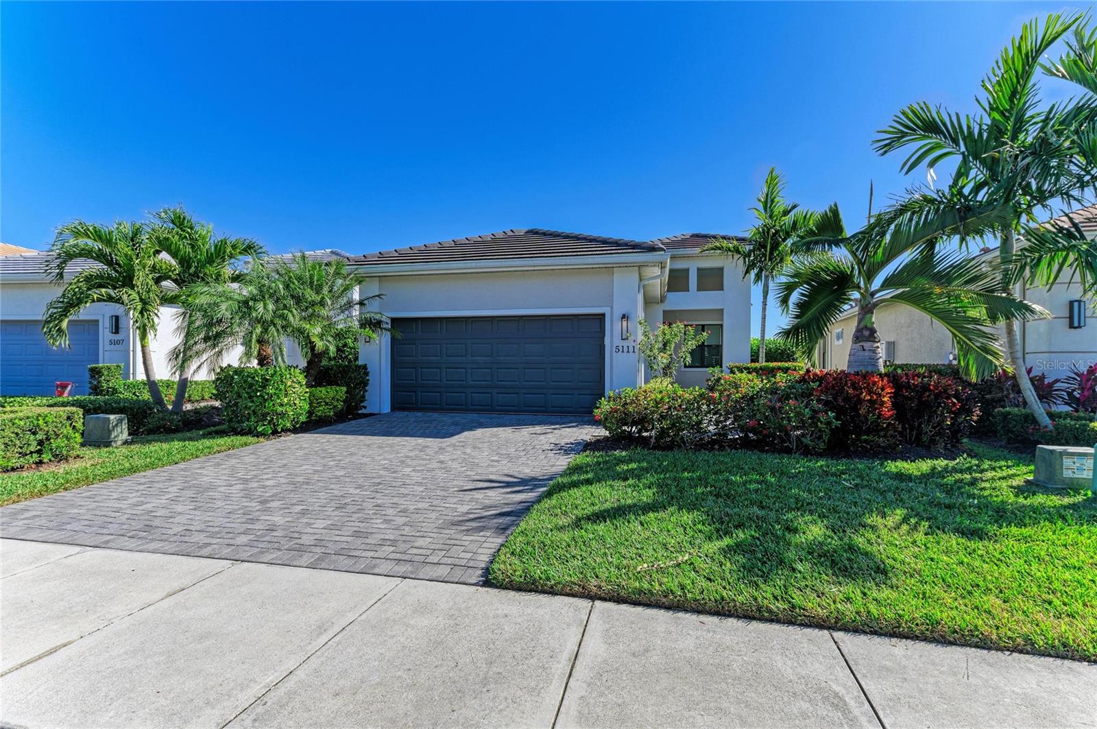 5111 BARNETT CIR