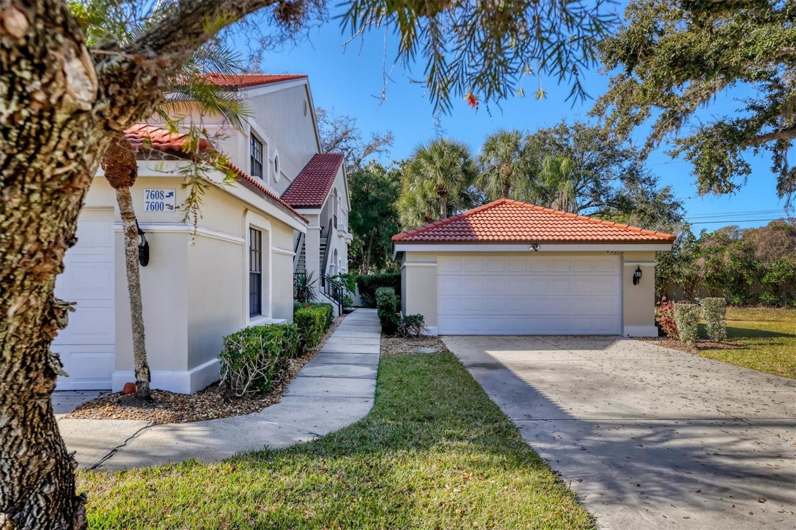 7608 FAIRWAY WOODS DR #206