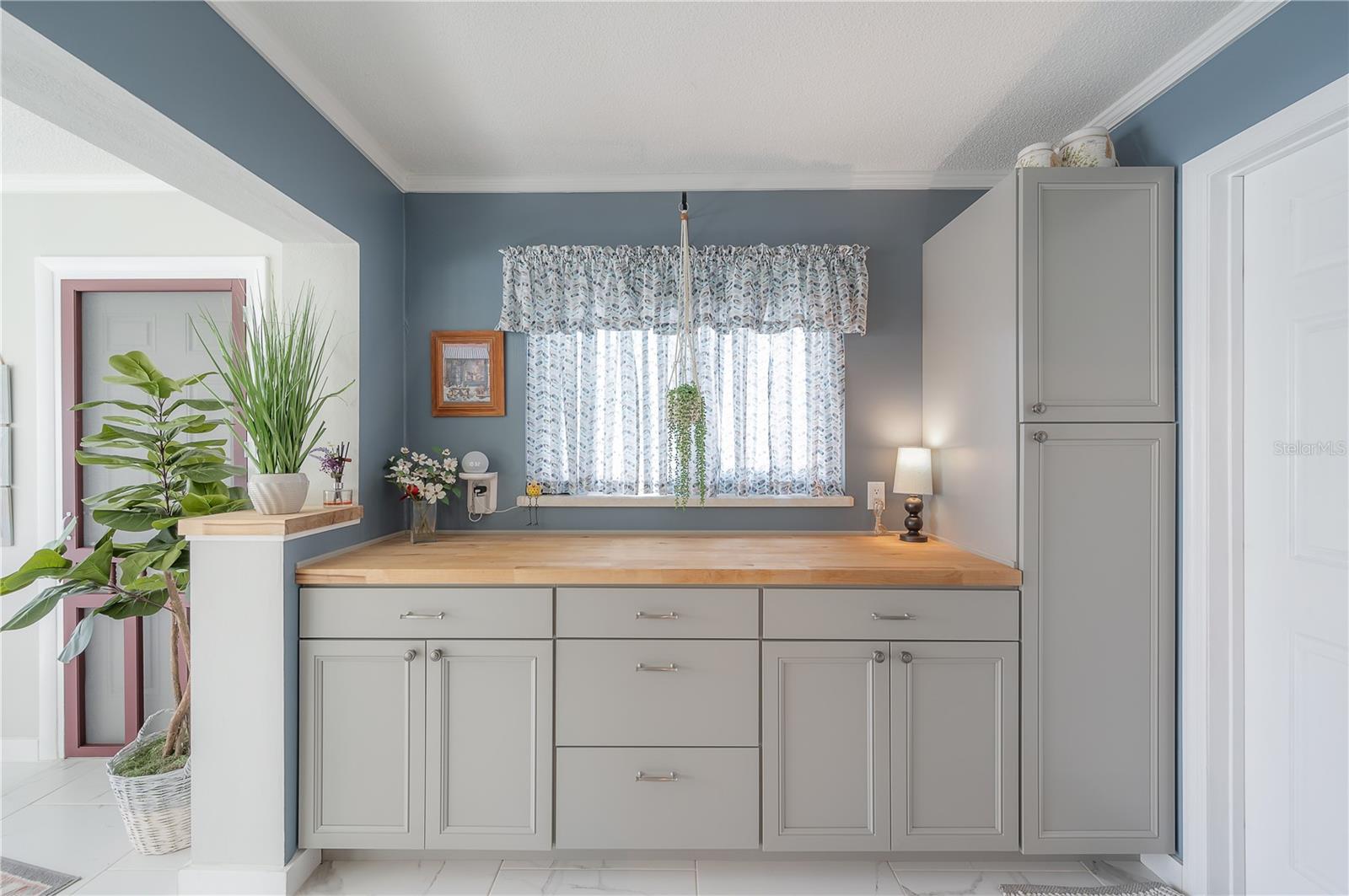 9835 MAINLANDS BLVD W