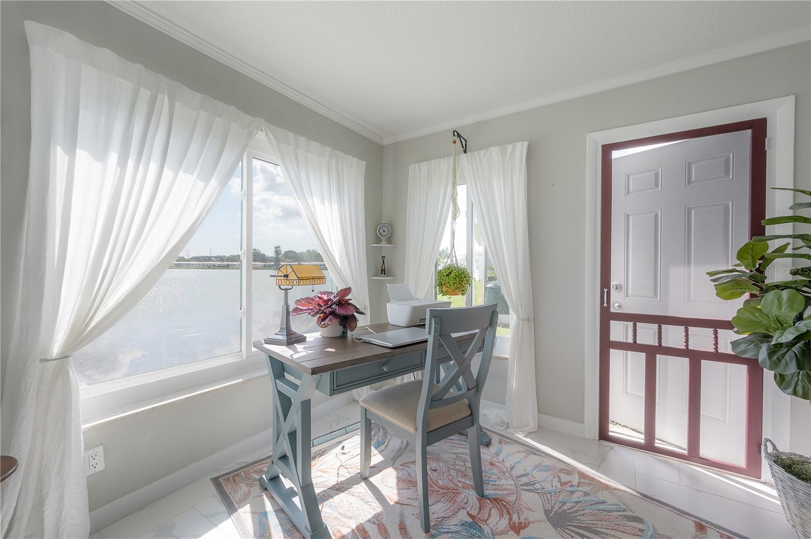 9835 MAINLANDS BLVD W