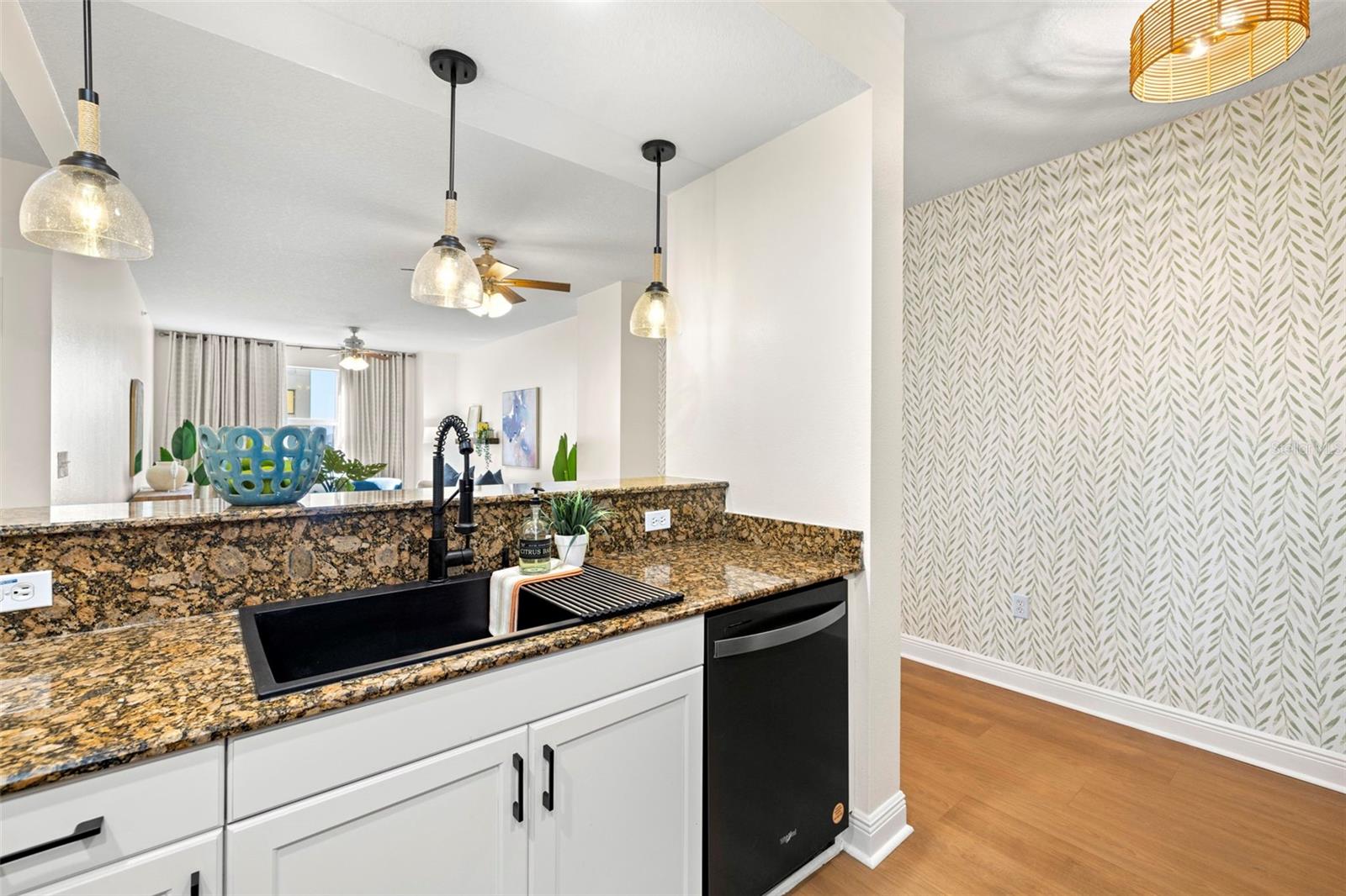 628 CLEVELAND ST #905