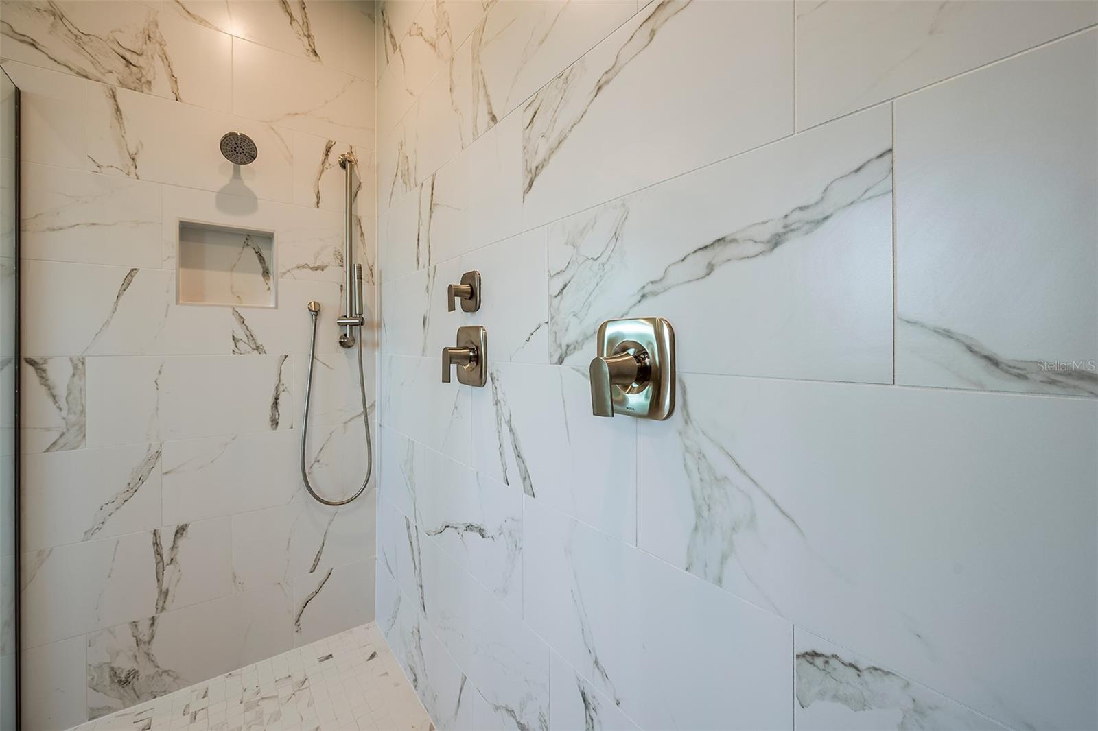 18432 VISTA PARK TER