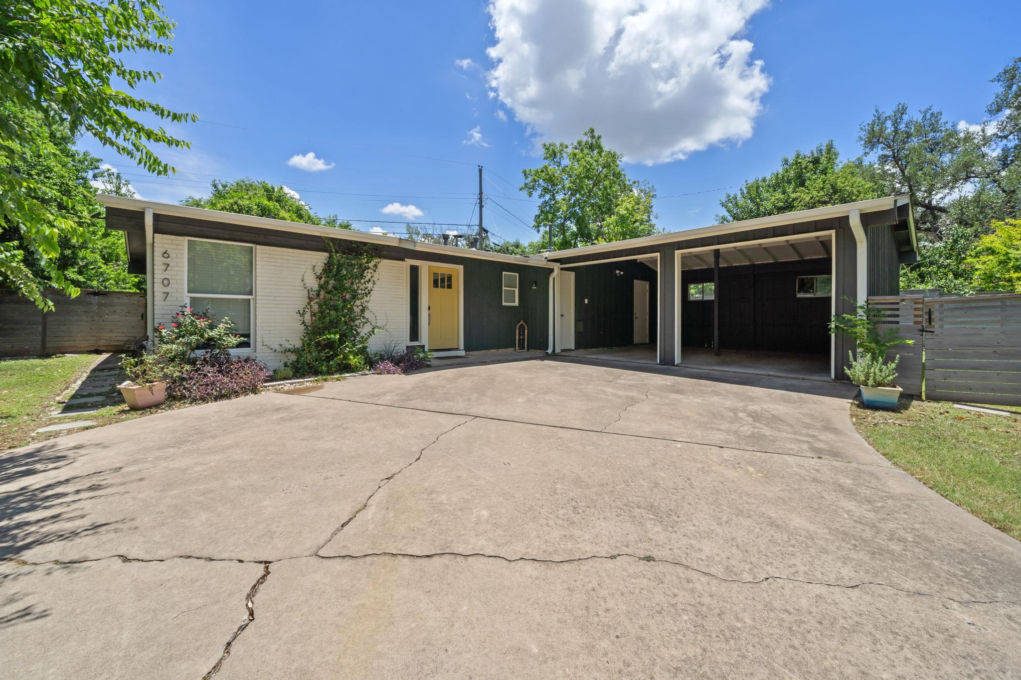 6707 Columbia DR
