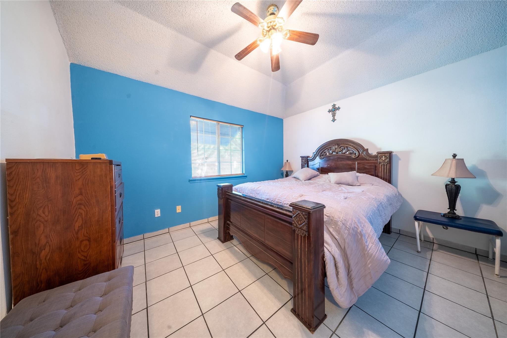 1515 Parkfield CIR