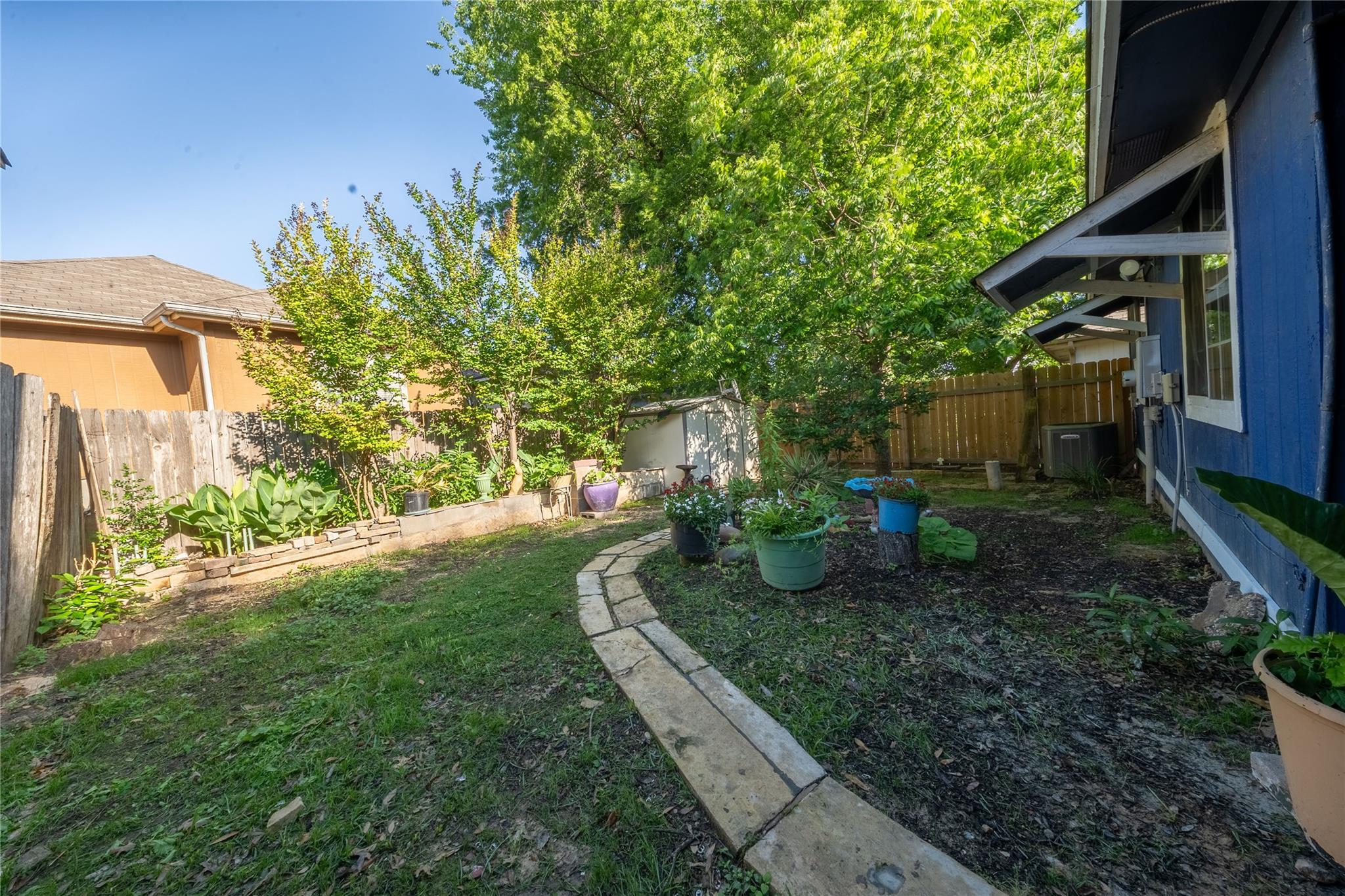 1515 Parkfield CIR