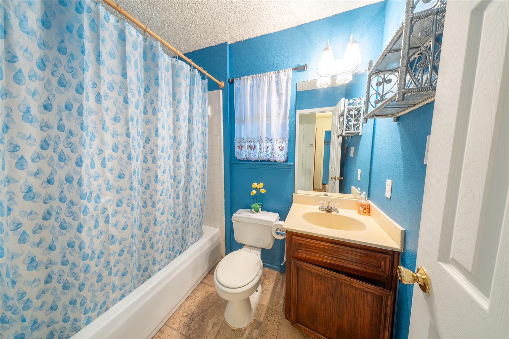 1515 Parkfield CIR