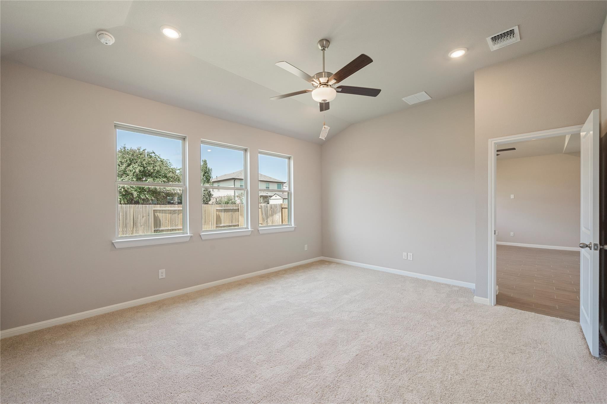 128 Comet Pointe DR