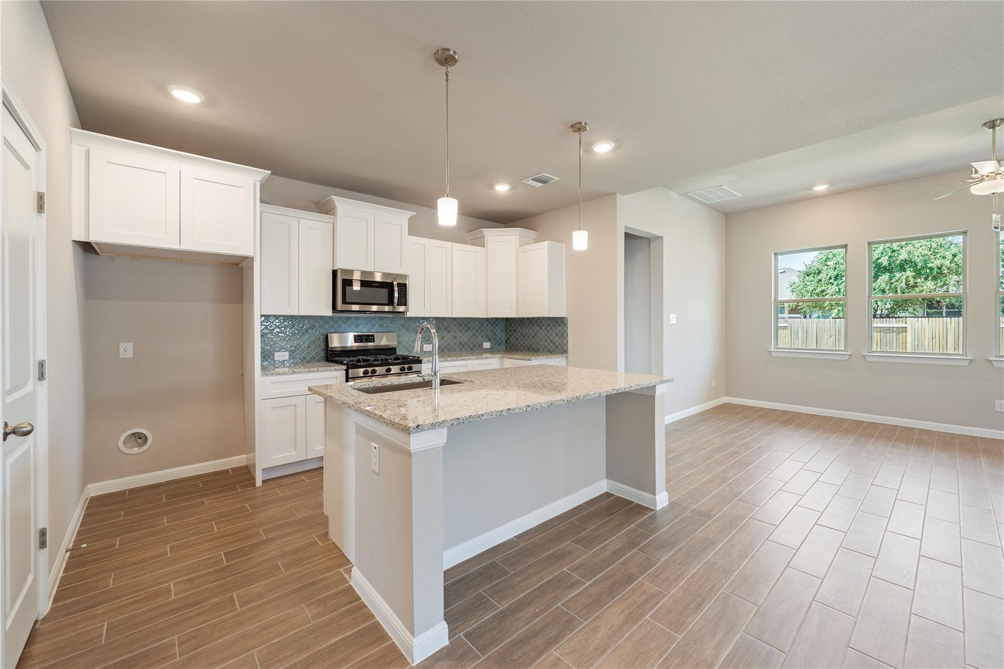 128 Comet Pointe DR