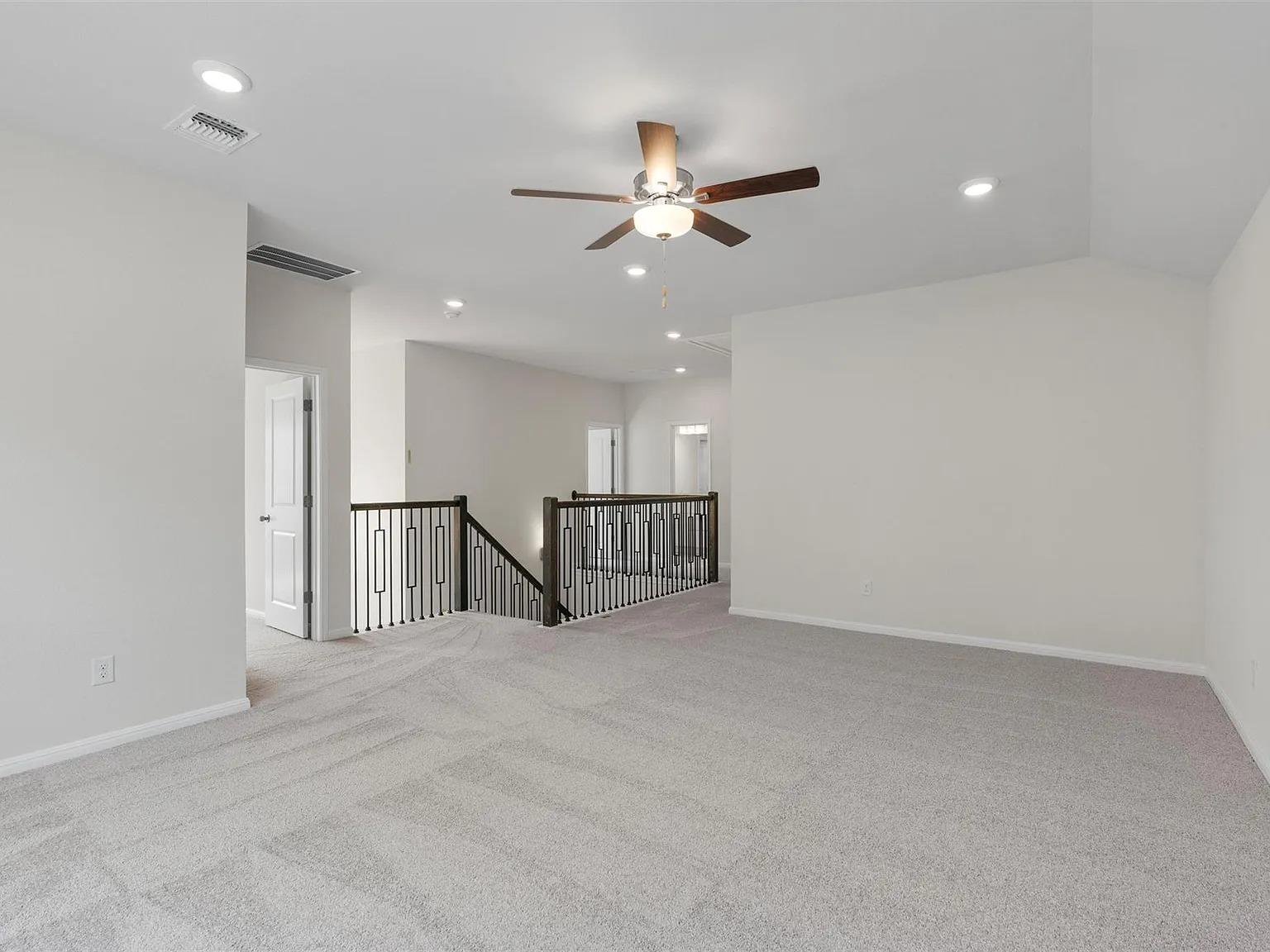 128 Comet Pointe DR