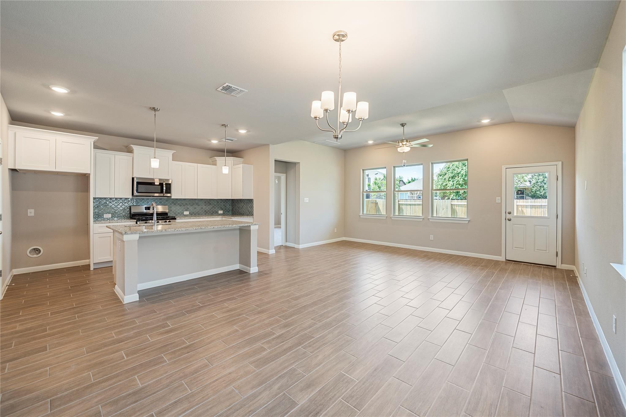 128 Comet Pointe DR
