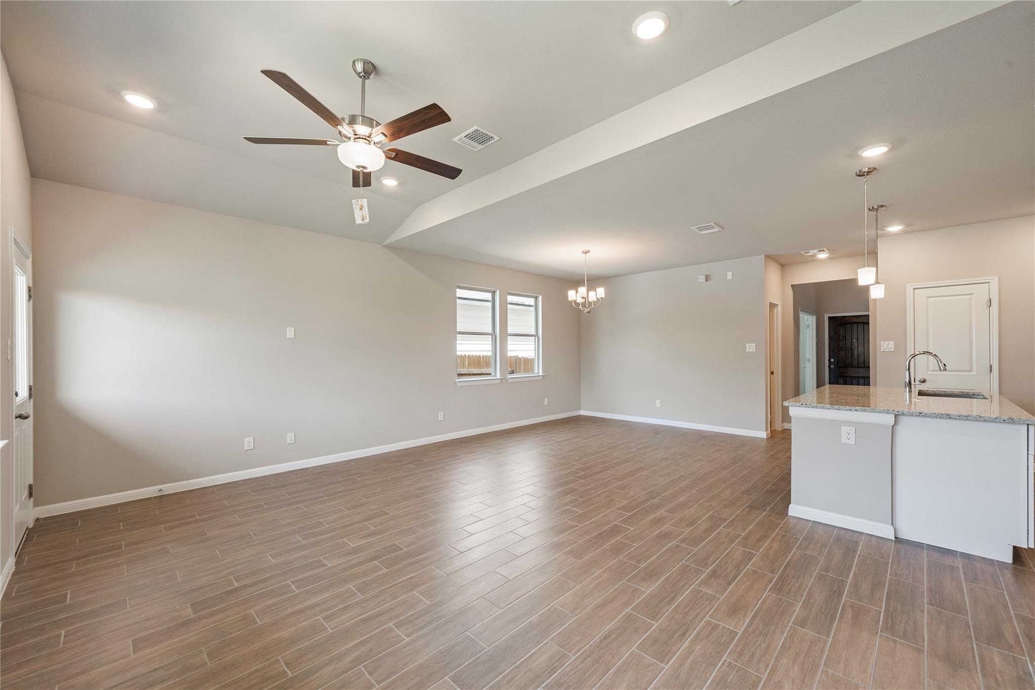145 Comet Pointe DR