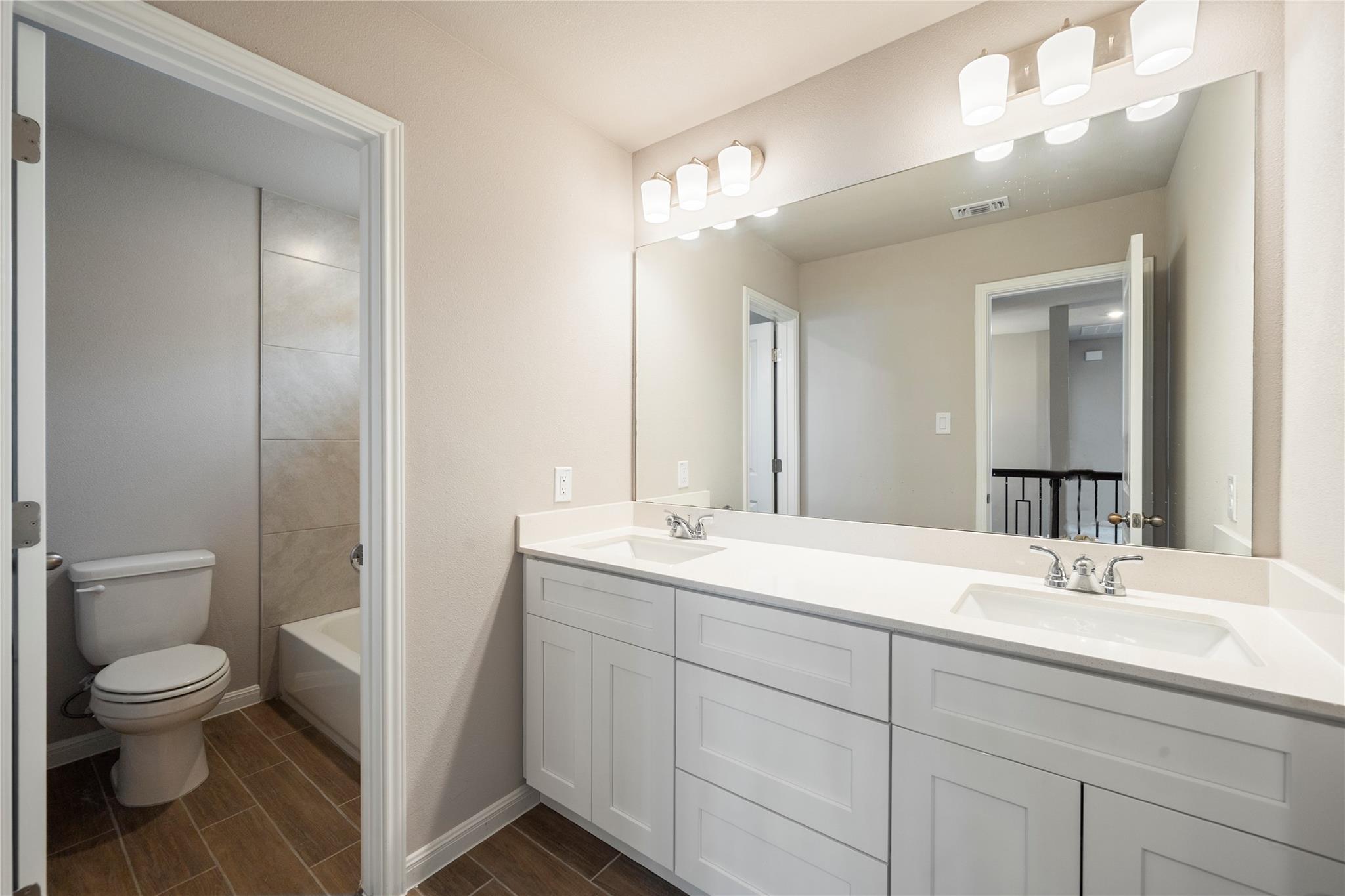 145 Comet Pointe DR
