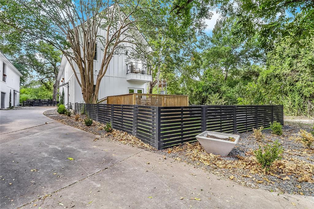 1109 W Annie ST