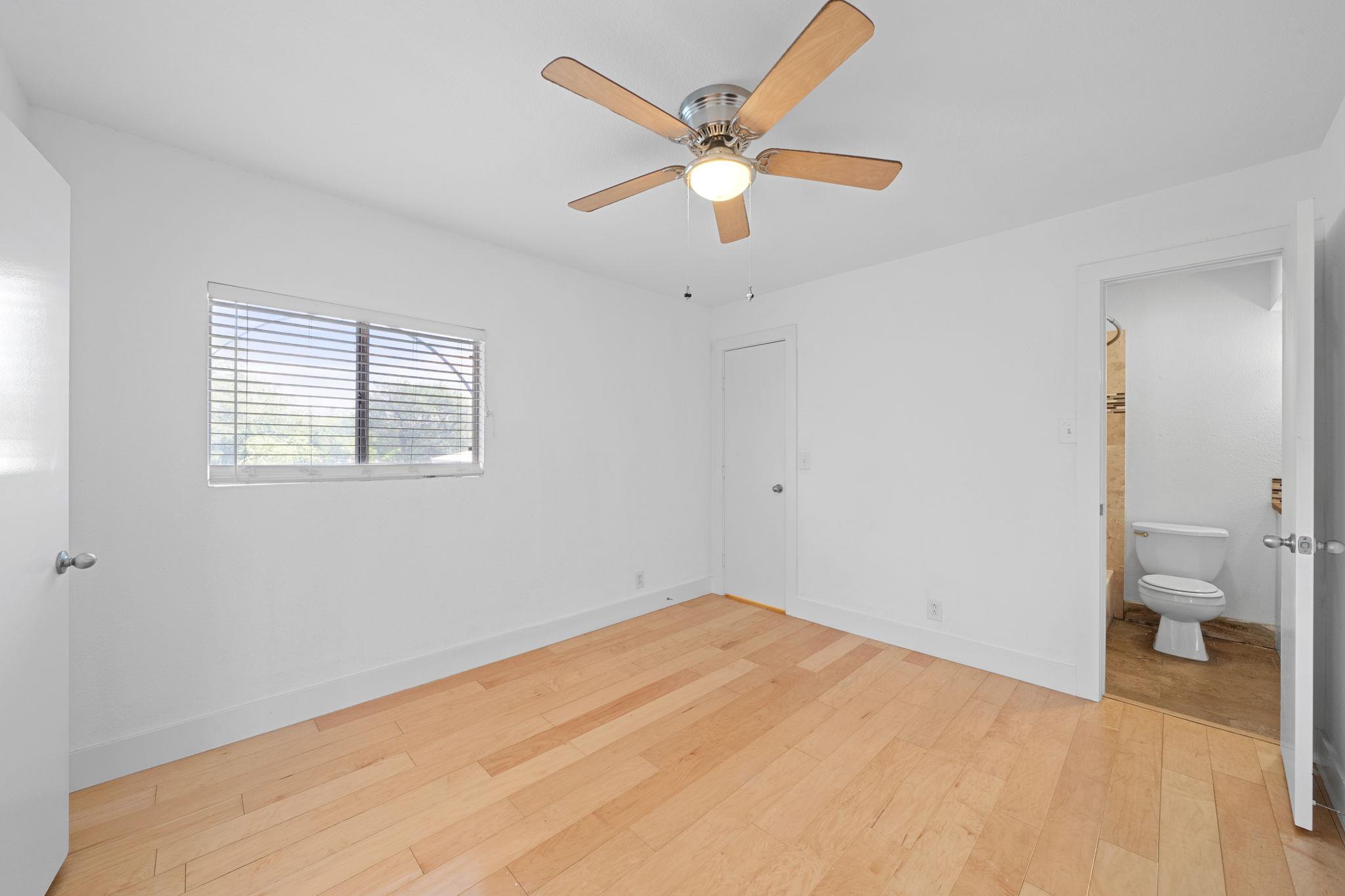 1313 E 52nd ST # 205