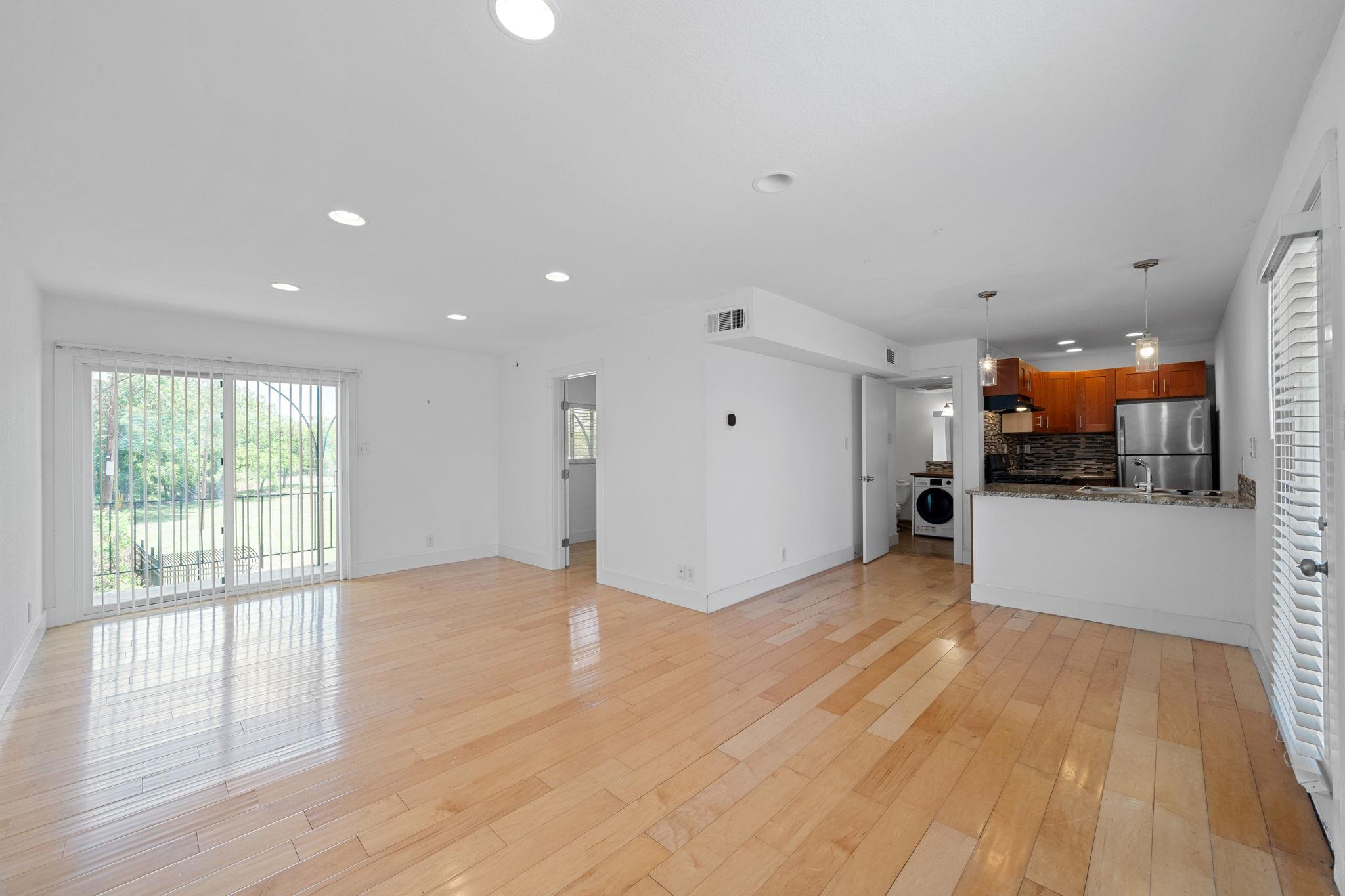 1313 E 52nd ST # 205