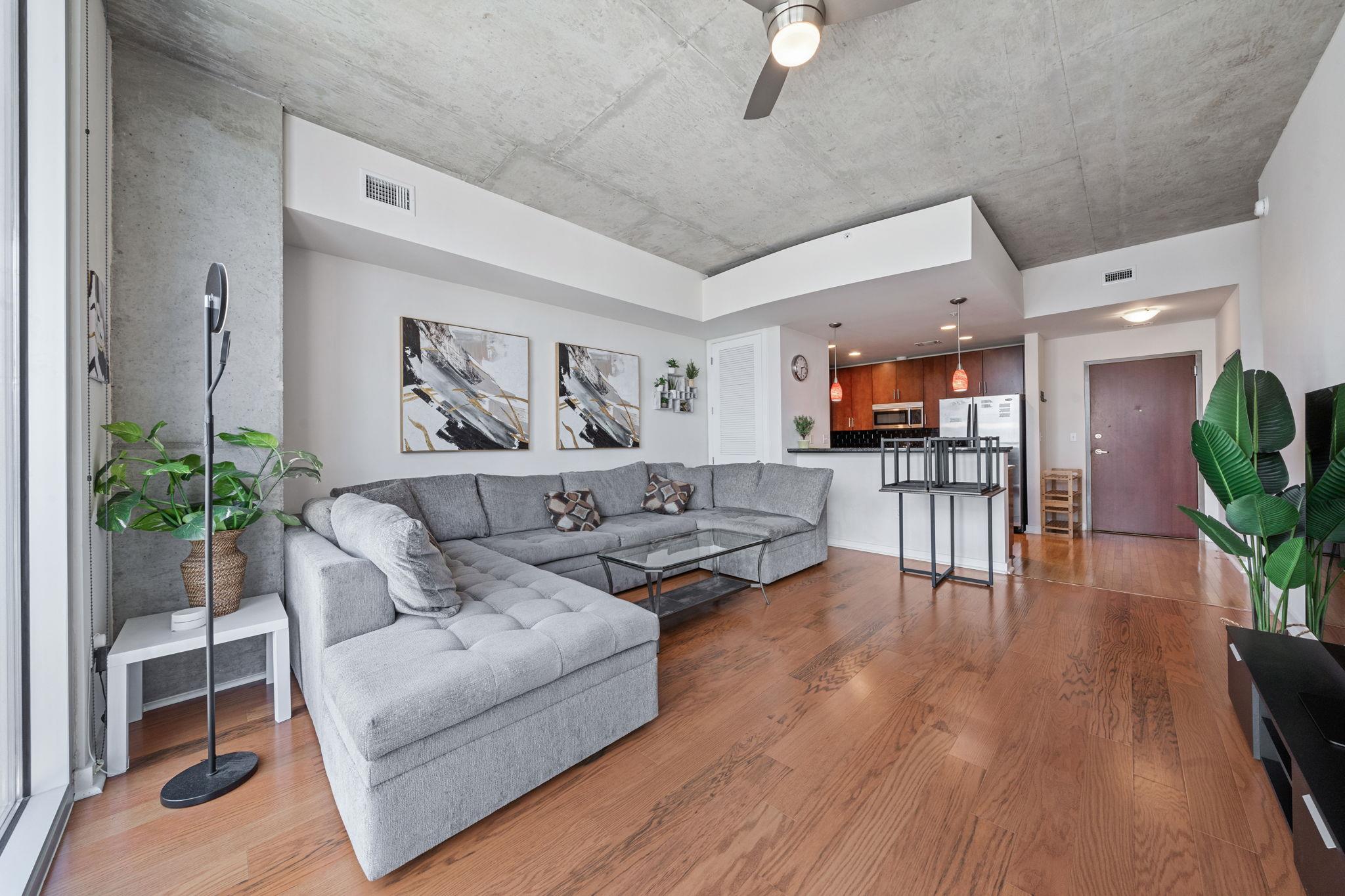 360 Nueces ST # 1118