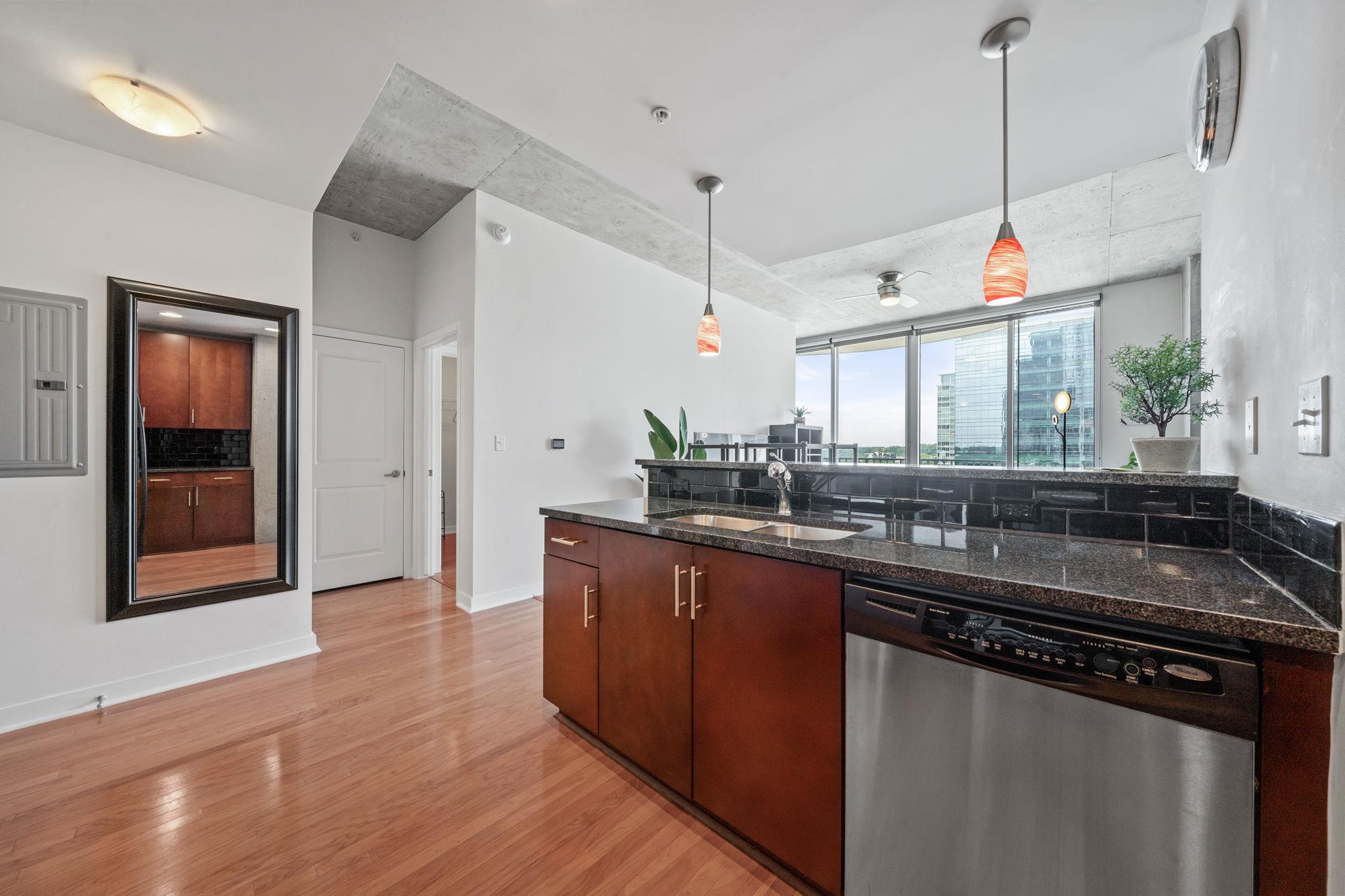 360 Nueces ST # 1118