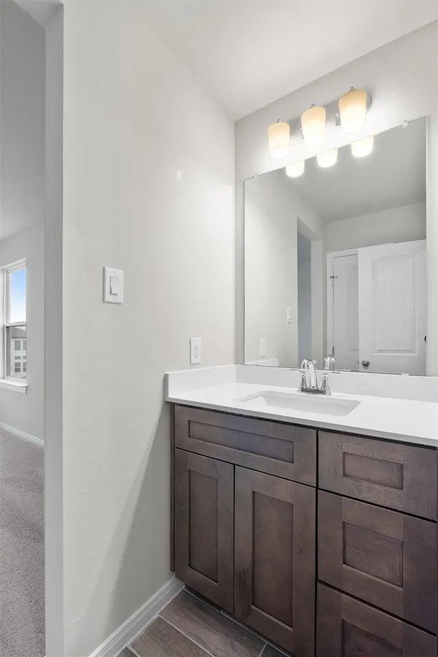 221 Comet Pointe DR