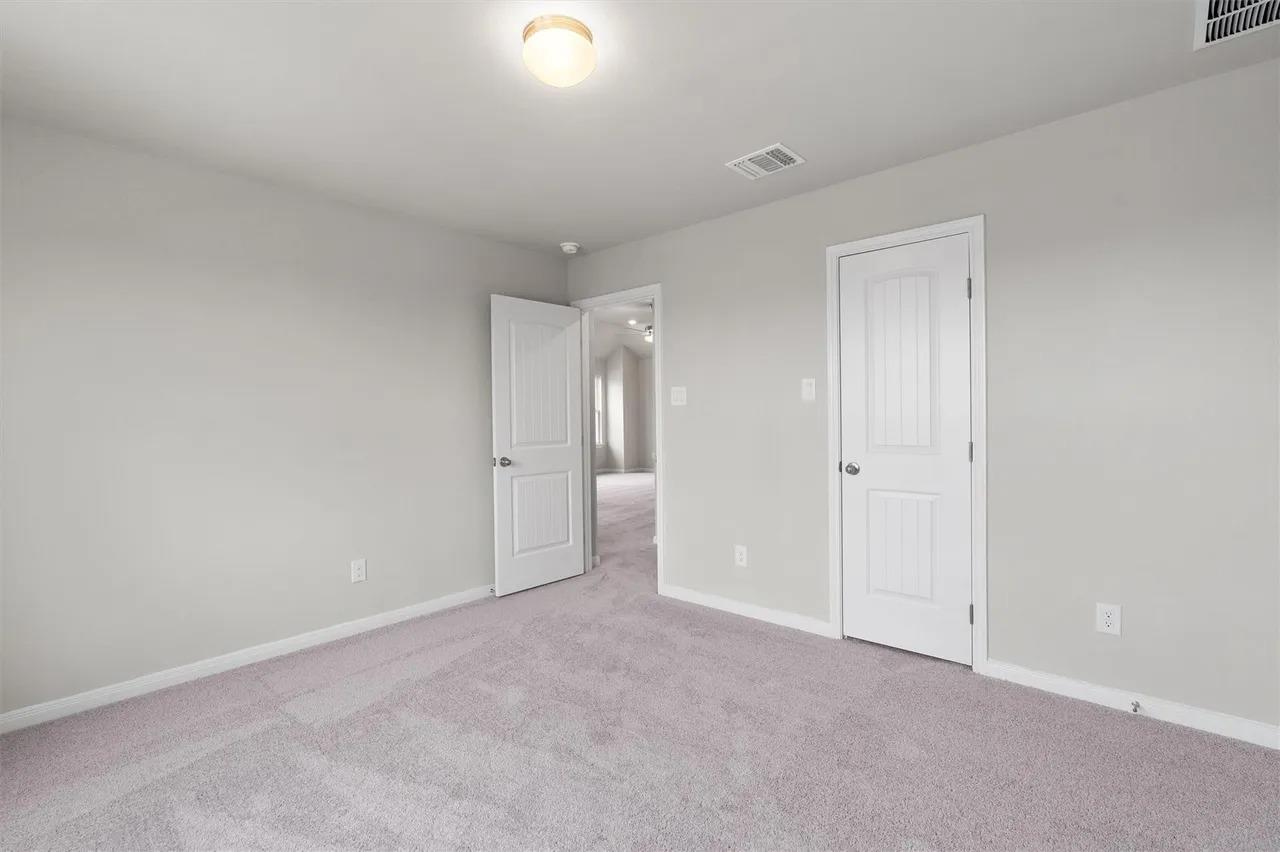 221 Comet Pointe DR