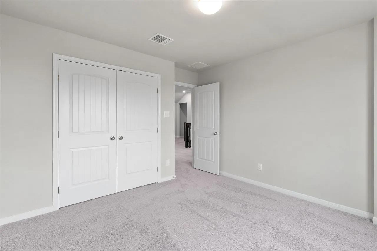 221 Comet Pointe DR