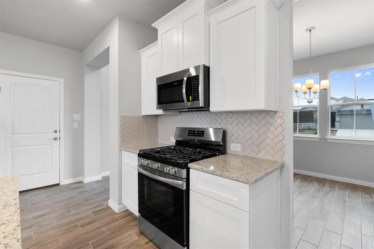 221 Comet Pointe DR