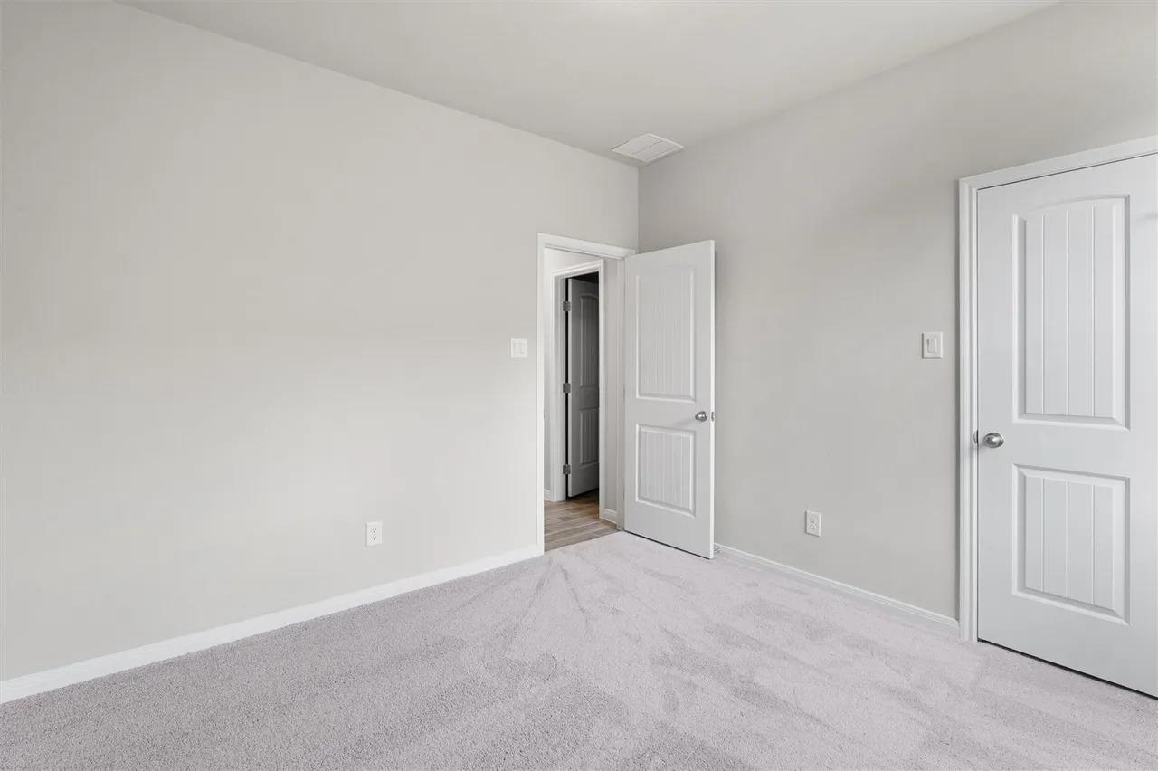 221 Comet Pointe DR